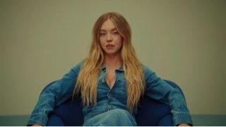Как една рекламна кампания на дънки с актрисата Сидни Суини разпали отново културните войни в САЩ